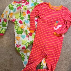 Lot of 2 Carters Footie Pajamas size 4T
